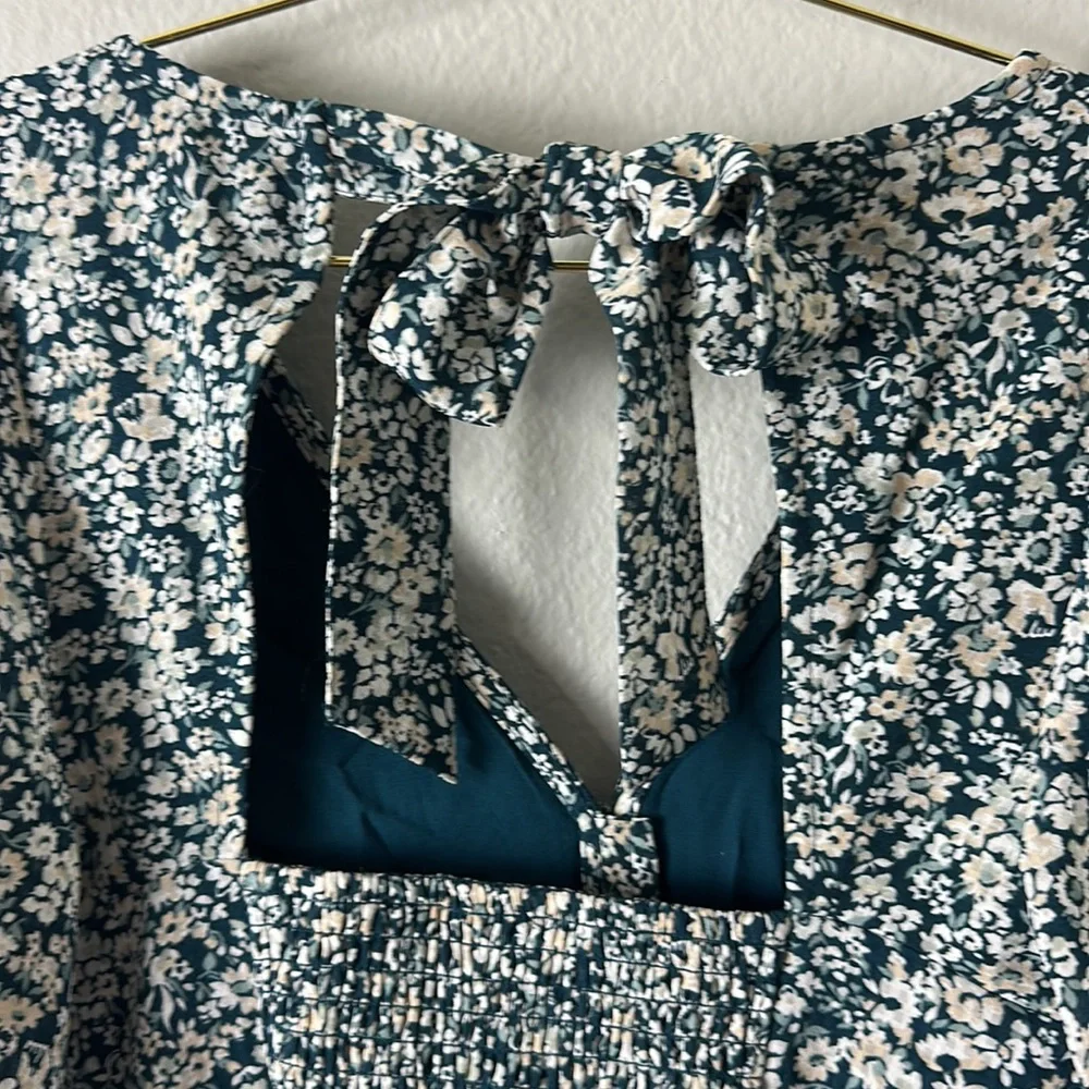 Abercrombie & Fitch Puff Sleeve Floral Top